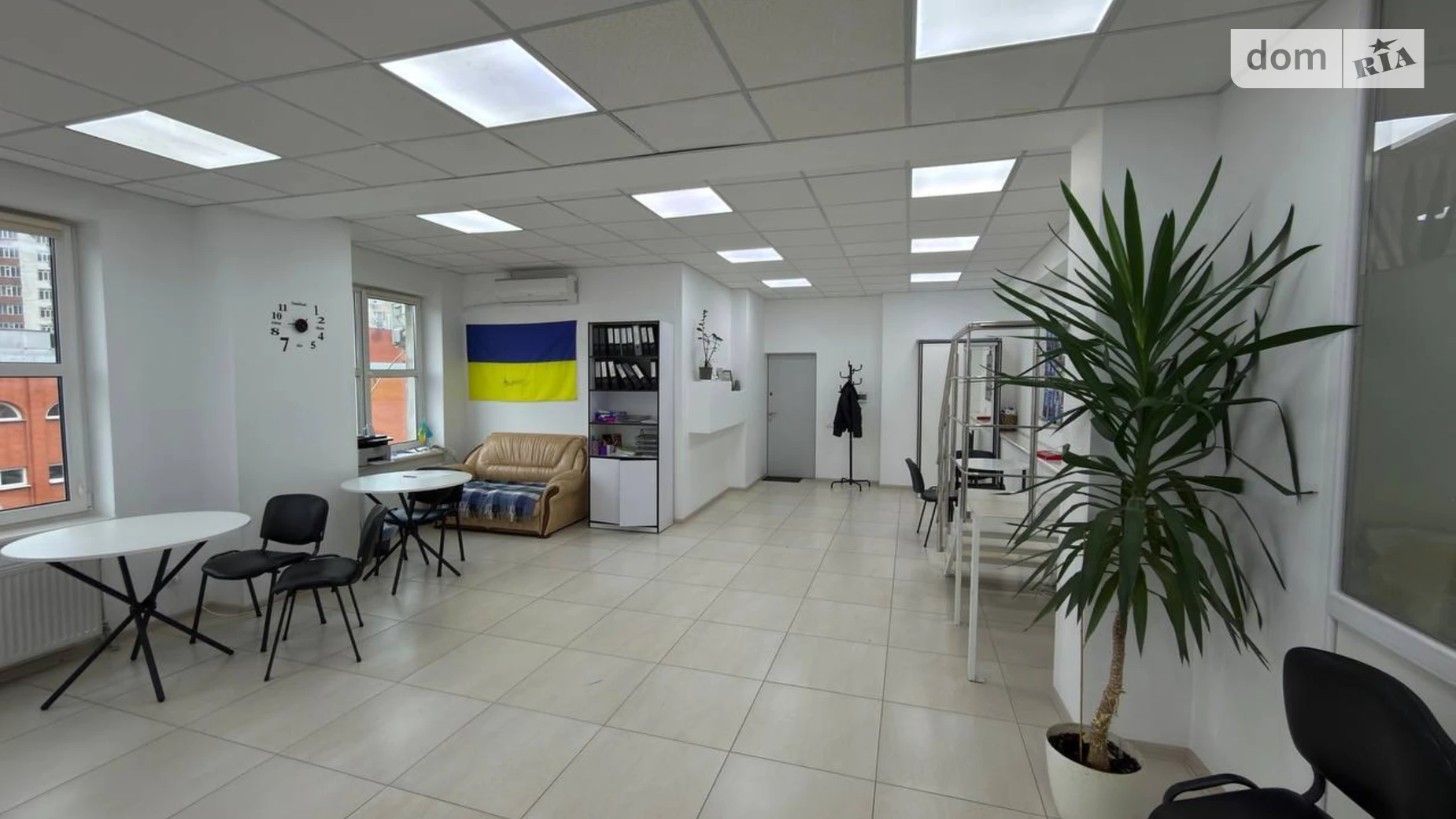 Продается офис 65 кв. м в бизнес-центре, цена: 80000 $ - фото 2