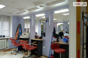 Продається об'єкт сфери послуг 65 кв. м в 14-поверховій будівлі