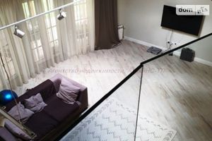 Продается дом на 2 этажа 263 кв. м с участком