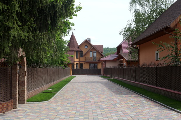 Комплекс «Городок здоровья» строит уютные котеджи с неповторимым видом на природный заповедник