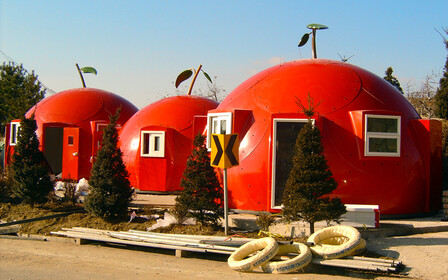 Топ-9 необычных строений мира: Дома без углов