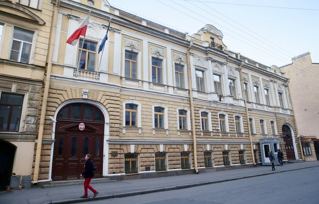 В Санкт-Петербурге за неуплату аренды выселяют генконсульство Польши