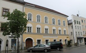Власти Австрии выкупят у владелицы дом Гитлера