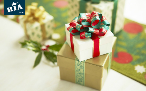 10 недорогих новогодних подарков, которые обрадуют ваших близких
