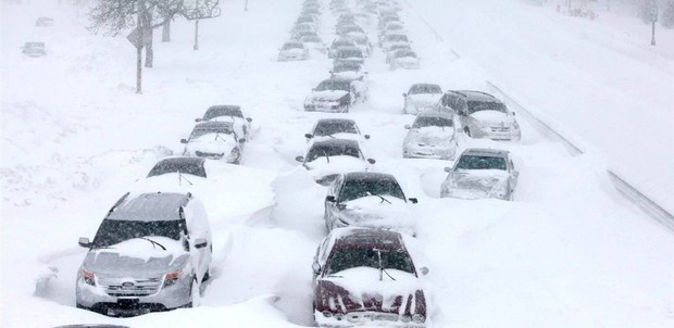 2 816 автомобилей оказались в снежном плену после метели в Украине