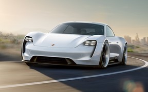 3,5 секунды до сотни: в Porsche разговорились о будущем электрокаре