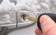 Як підготувати авто до зими: Якщо двері не відчиняються в мороз
