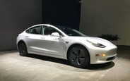 За подержанную Tesla Model 3 просят в четыре раза больше, чем за новую