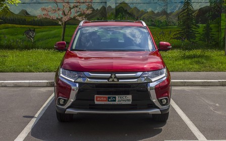 Тест-драйв Mitsubishi Outlander 2,4 Ultimate