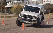 Suzuki Jimny со скрипом прошел «лосиный тест». ВИДЕО