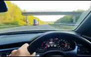 Лихач разогнался до 323 км/час на Audi RS6. ВИДЕО