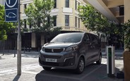 «Бус» Peugeot Traveller переведут на электричество. Далеко заедет?