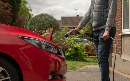 Як зростала напруга? 20 найпопулярніших нових авто 2025 року