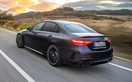 Новий Mercedes-AMG C53: без батареї, але шестициліндровий!