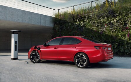 Автомобіль тижня: новий Skoda Superb iV (PHEV) Автомобіль тижня: новий Skoda Superb iV (PHEV)