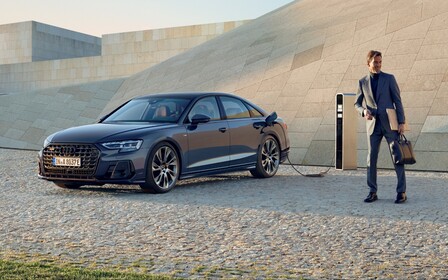 Audi A8 складає повноваження на користь Porsche Panamera