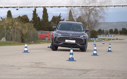 Новий MG HS Hybrid+ довів, що більше не боїться різких маневрів. ВІДЕО Новий MG HS Hybrid+ довів, що більше не боїться різких маневрів. ВІДЕО