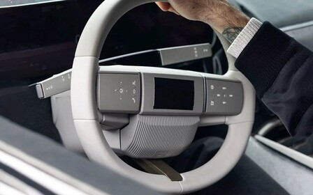 Новий Jaguar GT показав салон: мінімалізм, сенсори і... ще більше запитань Новий Jaguar GT показав салон: мінімалізм, сенсори і... ще більше запитань