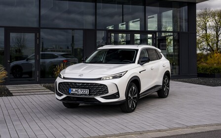 Автомобіль тижня: MG HS Hybrid+