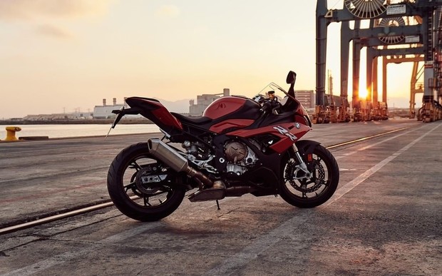 Акция + подарок от «АВТ Бавария-Днепропетровск» при покупке BMW G 310 R