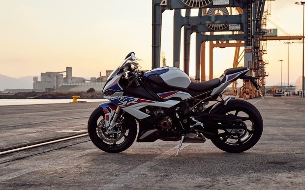 Акция + подарок от «АВТ Бавария-Днепропетровск» при покупке BMW R 1200 GS Adv