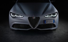 Alfa Romeo Giulia і Stelvio отримали оновлені двигуни та фари
