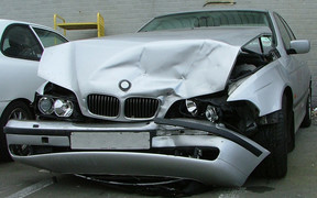 Авто после аварии: продавать битое или ремонтировать