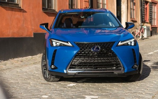 Автомобиль недели: Lexus UX