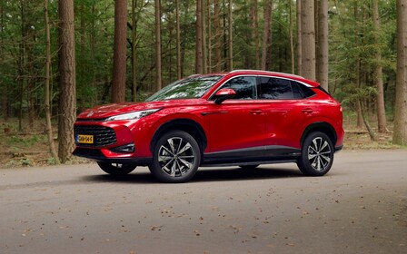 Автомобіль тижня: MG HS PHEV