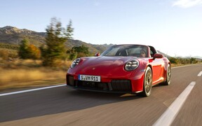Автомобіль тижня. Оновлений Porsche 911 (992.2)