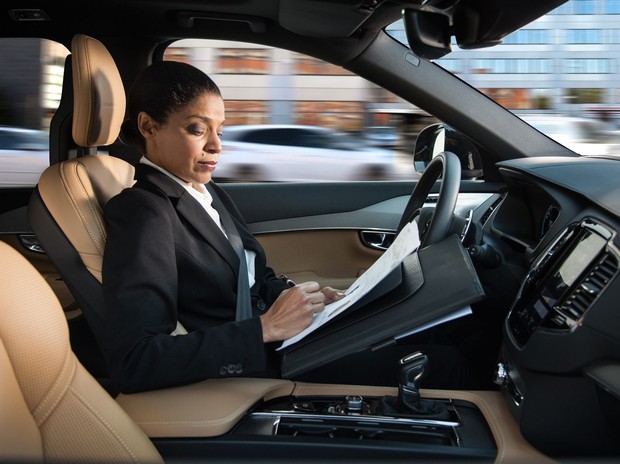 Автомобили Volvo получат автопилот