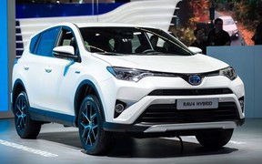 Автосалон во Франкфурте 2015: Гибридный Toyota RAV4 стал теплолюбивым