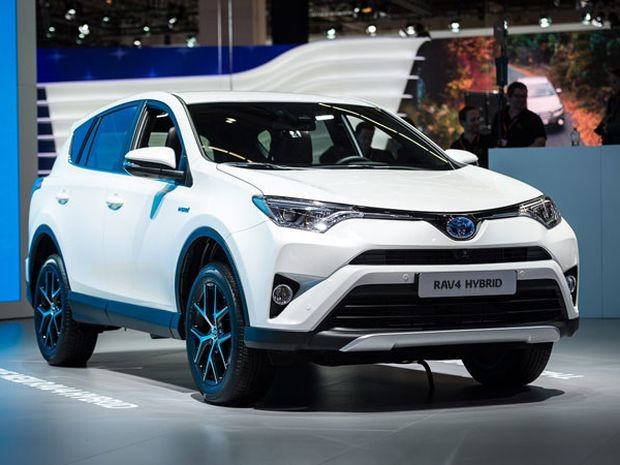 Автосалон во Франкфурте 2015: Гибридный Toyota RAV4 стал теплолюбивым