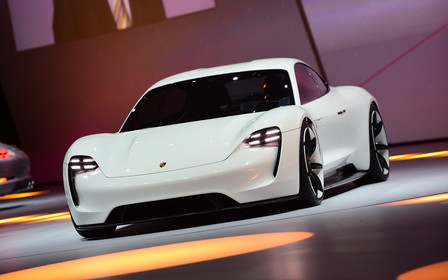 Автосалон во Франкфурте 2015: Porsche переходит на электричество
