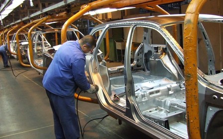 «АвтоВАЗ» увольняет больше 1000 сотрудников