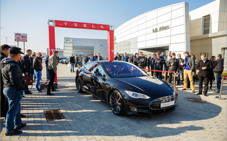 Benish GPS и самый быстрый электромобиль в мире. Презентация Tesla Model S 