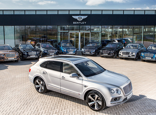 Bentley Bentayga доставлен первым клиентам