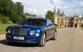 Bentley Muslanne разменяет мощный V8 на электротягу