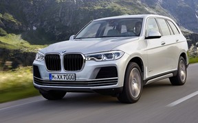 BMW начала дорожные тесты нового X7