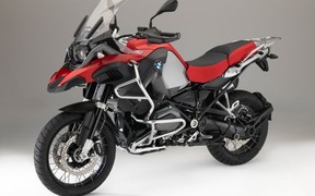BMW представила мотоциклы 2016 модельного года