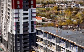 Будівництво триває: у 1 будинку ЖК Синергія Київ залили перекриття ще одного поверху