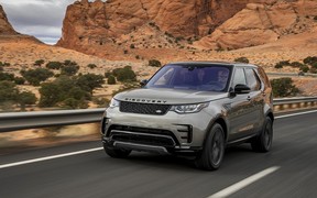 Быстрее, но безопаснее: внедорожник Land Rover Discovery обновился