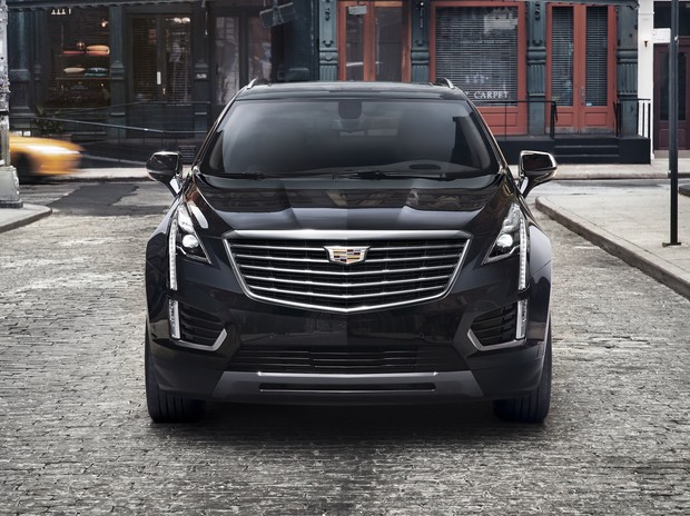 Cadillac опубликовал первые изображения кроссовера XT5