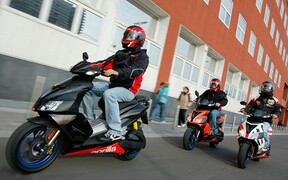 Що краще купити скутер або мотоцикл?