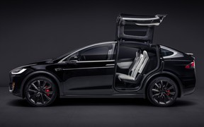 Что не так с Tesla Model X? Электрический кроссовер попал в список самых ненадежных машин