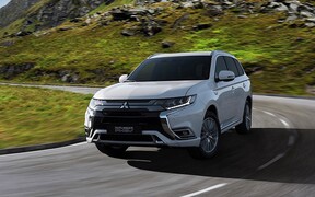 Что покажут в Женеве: гибридный Mitsubishi Outlander обновился