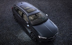 Что покажут в Женеве: Универсал Opel Insignia рассекретили до публичной премьеры