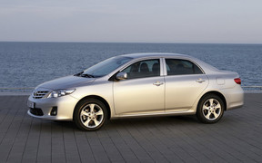 Cравнение Toyota Corolla и Hyundai Elantra: восточные единоборства