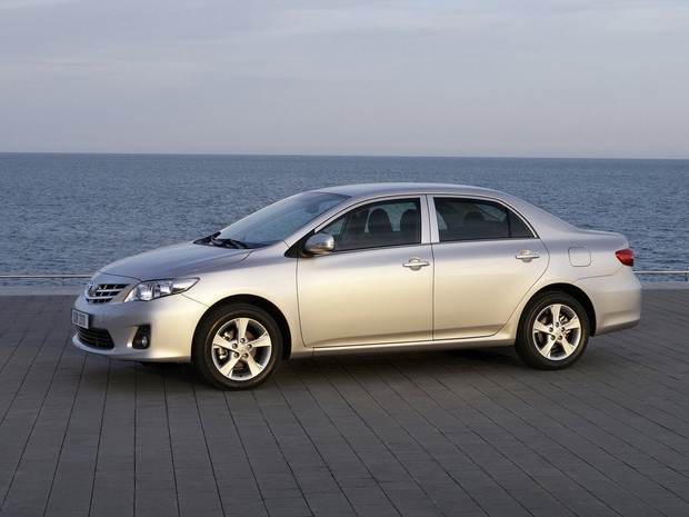 Cравнение Toyota Corolla и Hyundai Elantra: восточные единоборства