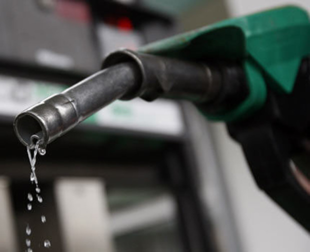Цены на бензин: Стоимость топлива подняли небольшие украинские сети